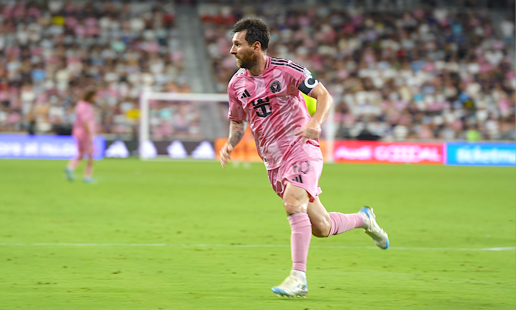 Messi poker v Montreal